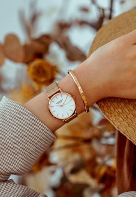 Women's Watch Round case 33mm Two-Tone Stainless Steel Bracelet Victoria Hyde