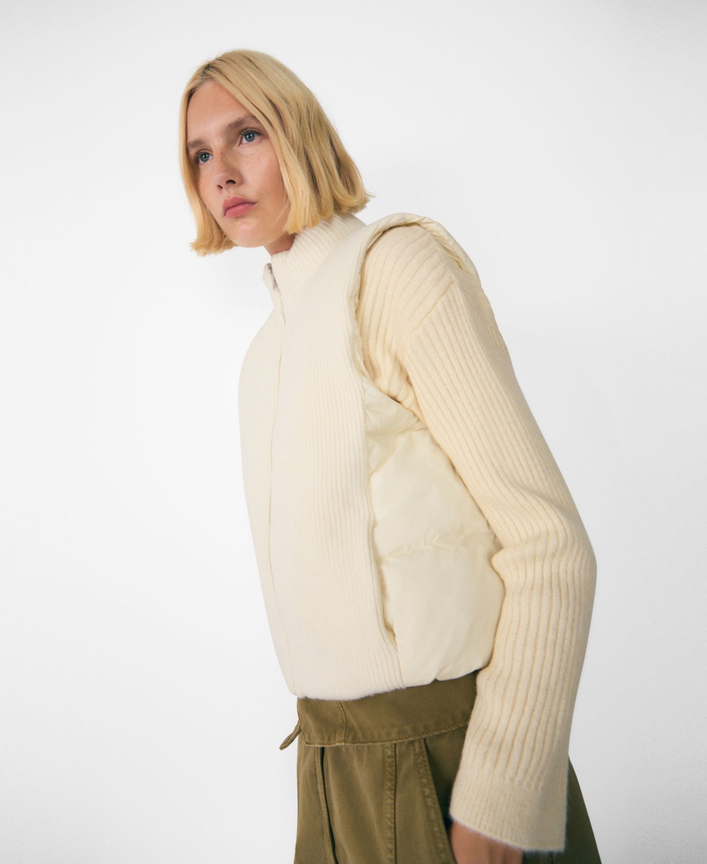 Женский жилет Mango Contrasting Knit Vest, цвет: Экрю — фото 3