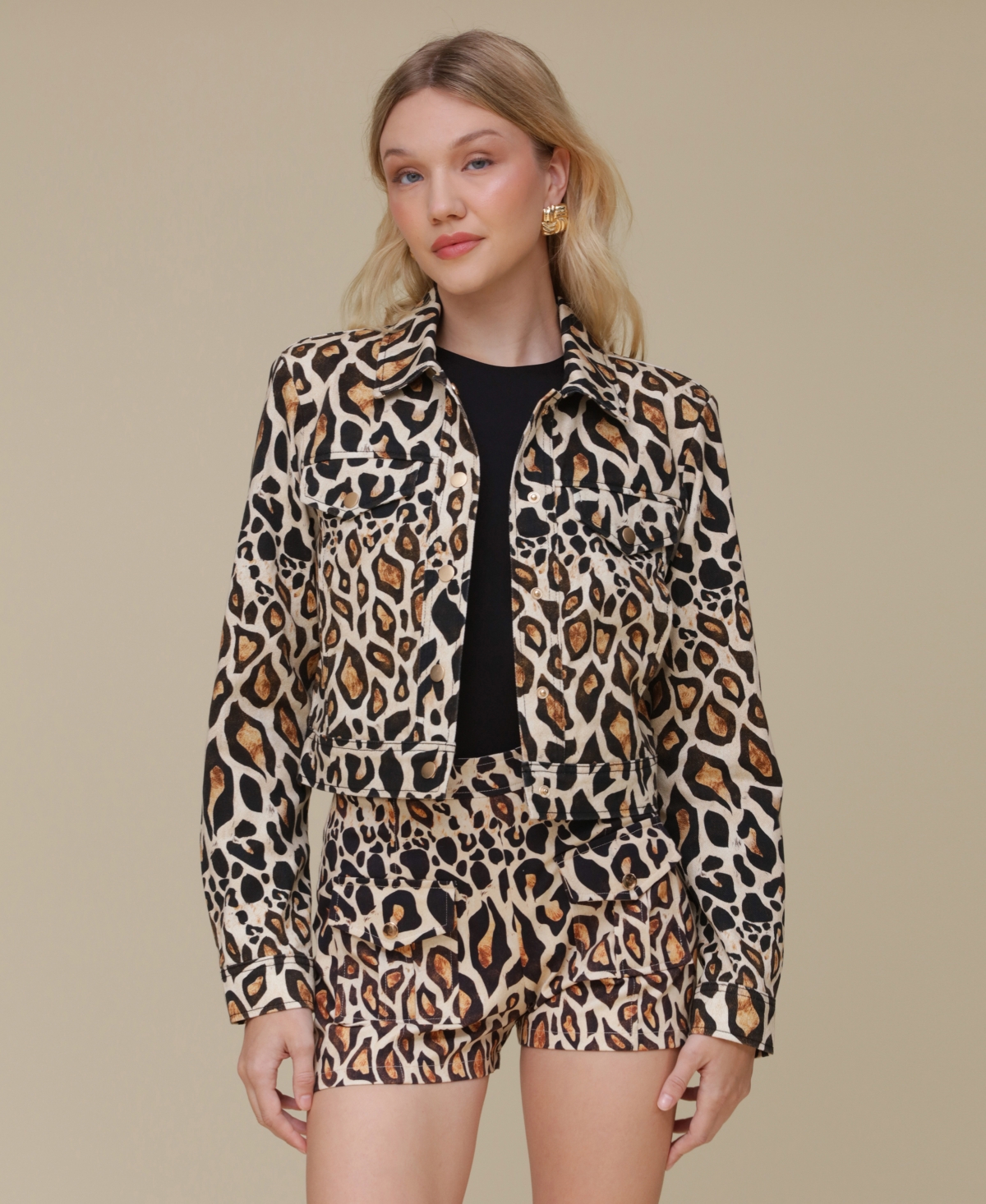 Shop Avec Les Filles Women's Cotton Cropped Printed Jacket In Leopard