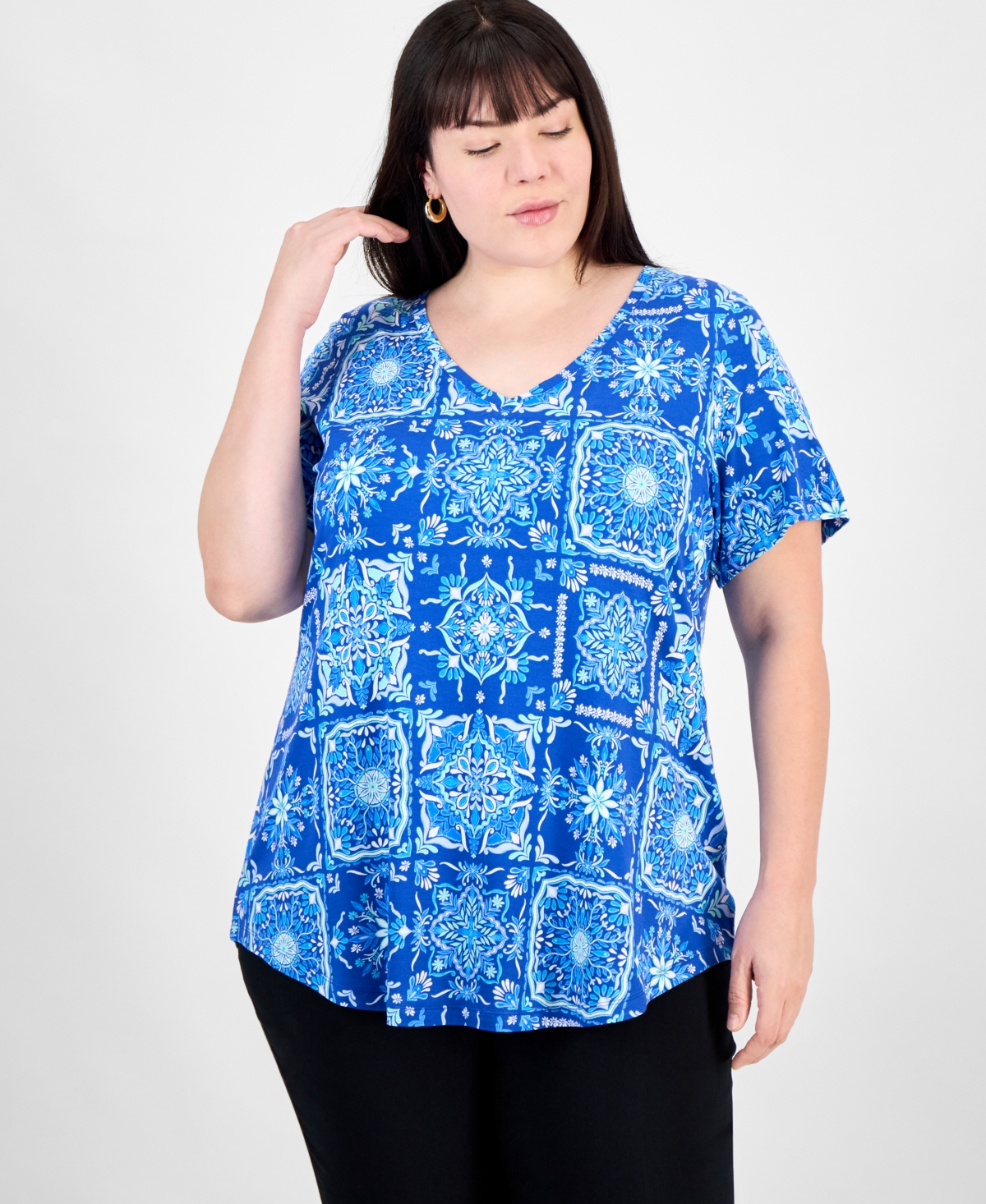 JM COLLECTION PLUS SIZE V-NECK SHORT-SLEEVE TOP, EXCLUSIVELY AT MACY'S 
