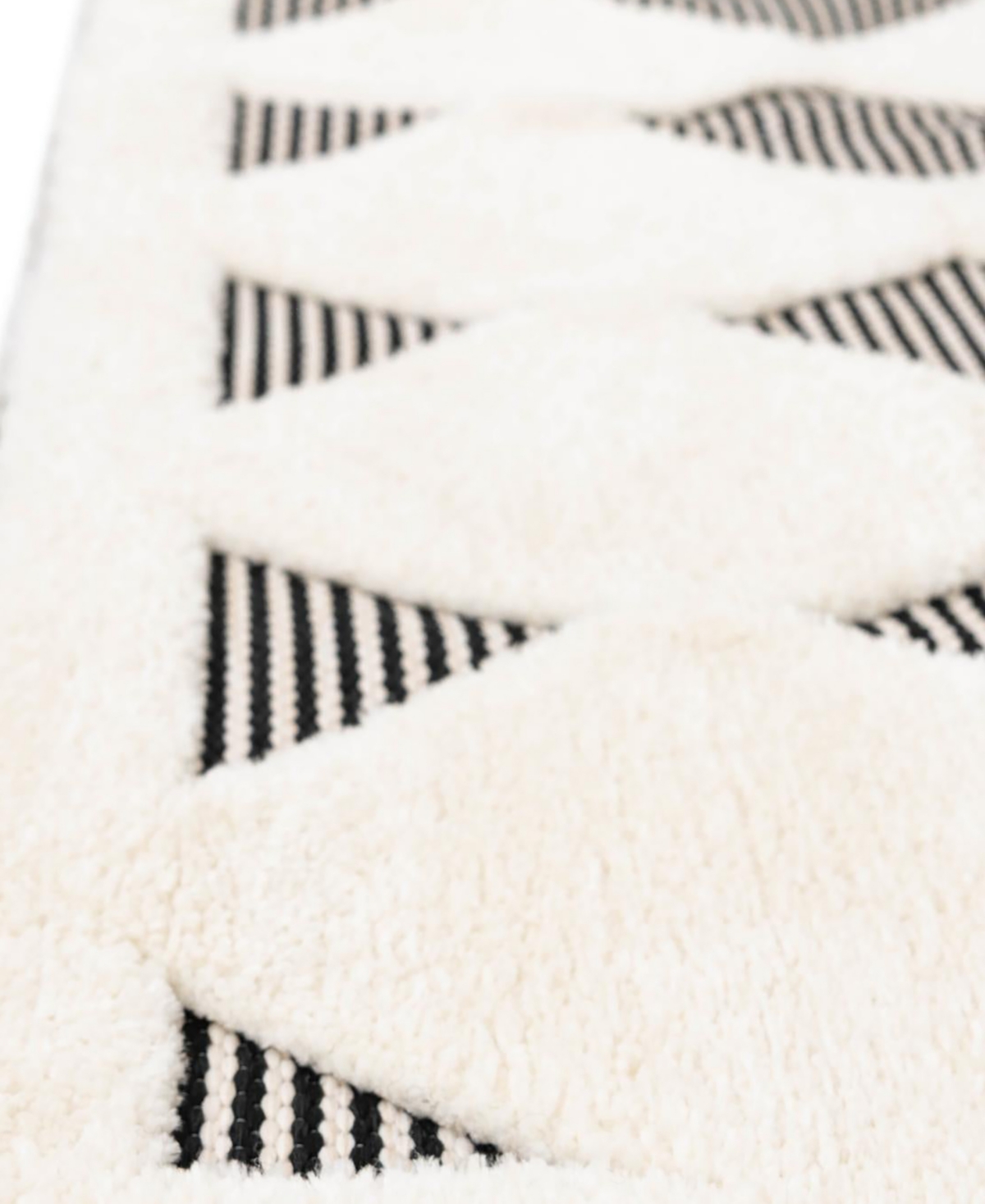 Bayshore Home Textured Tones Diamonds 2'x5'1