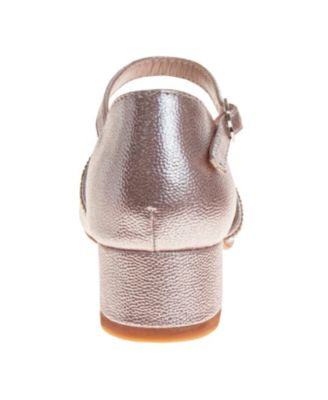 Little Girls Low Heeled Dress Shoes. (Little Kids/Big Kids)