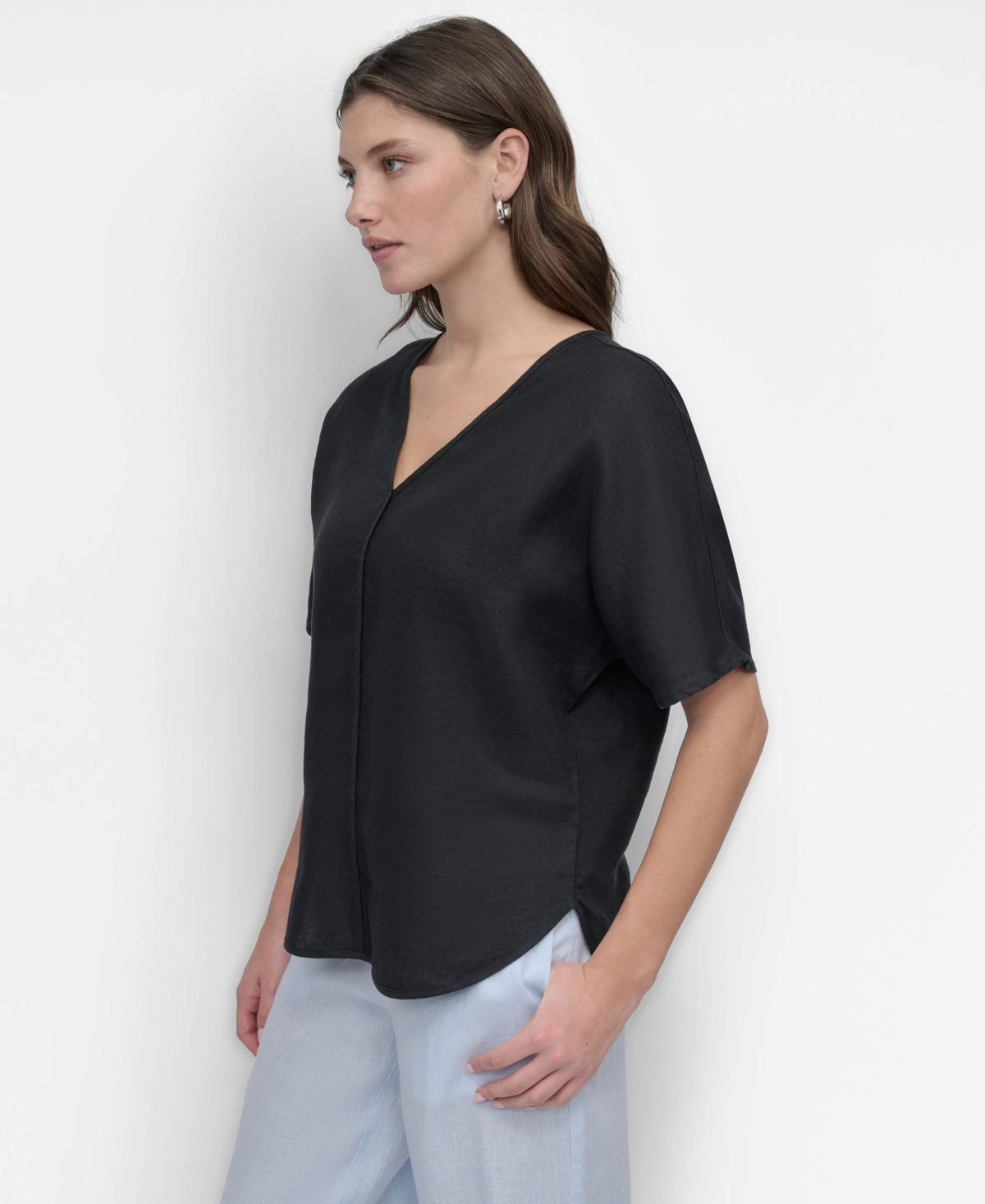 Women's Seamed-Front V-Neck Curved-Hem Linen Blouse - Black