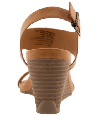 Women's Greatly Thong Almond Toe Wedge Sandals