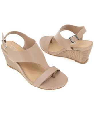 Women's Greatly Thong Almond Toe Wedge Sandals