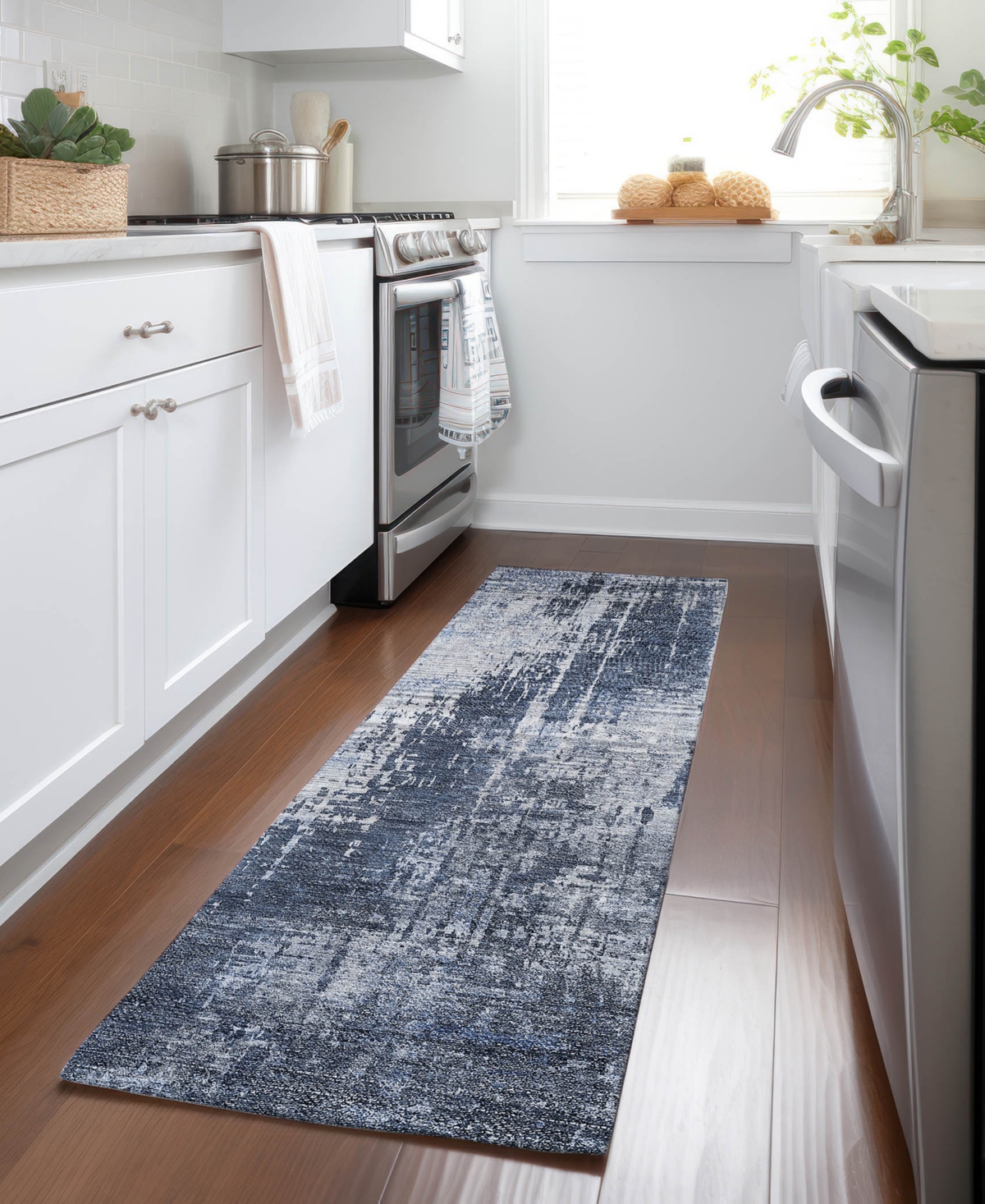 Addison Chantille Acn796 2'3''x7'6'' Runner Area Rug In Navy