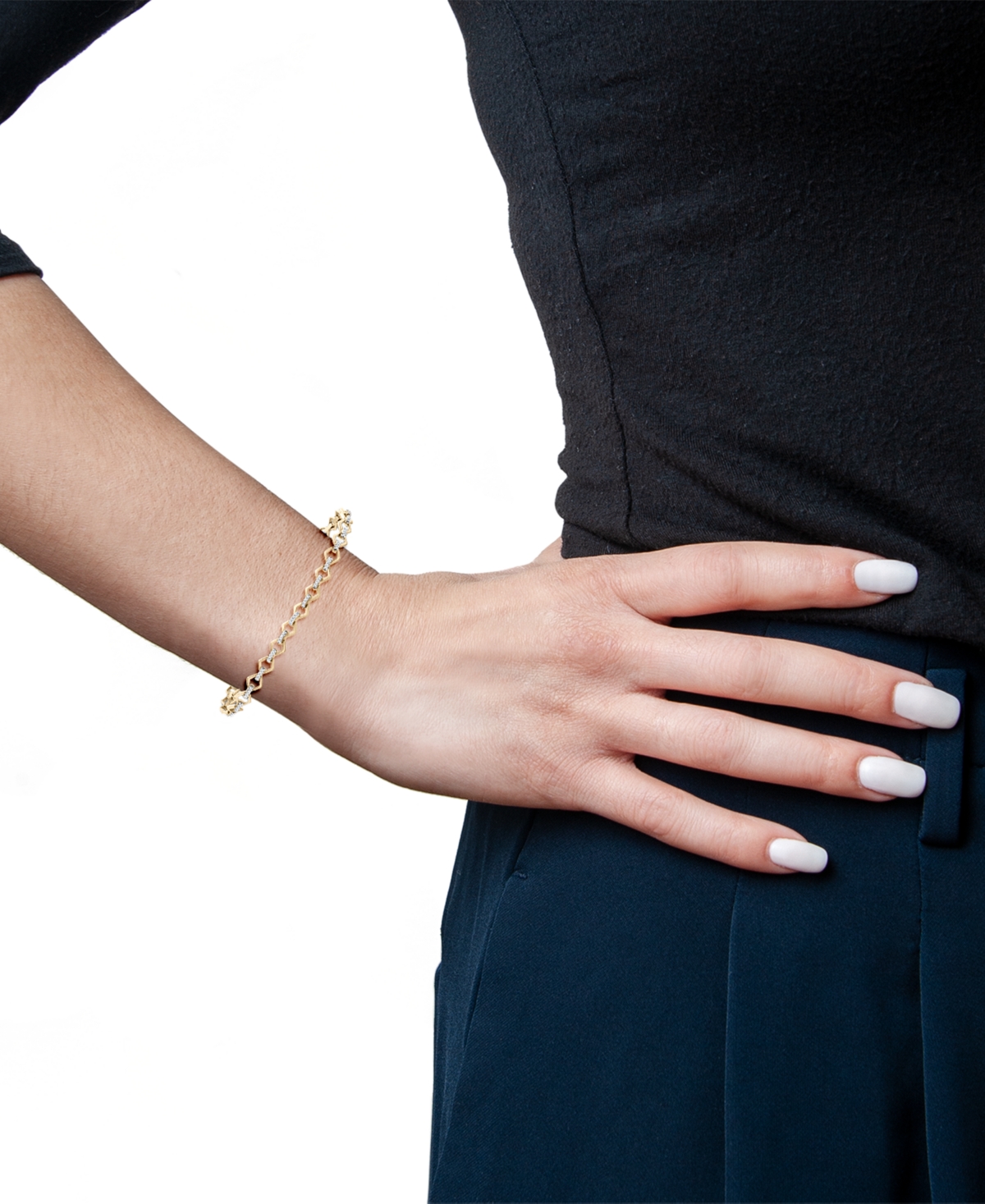 MACY'S DIAMOND PAVE ROUND LINK BRACELET (1/4 CT. T.W.) IN 14K GOLD-PLATED STERLING SILVER, EXCLUSIVELY AT M 