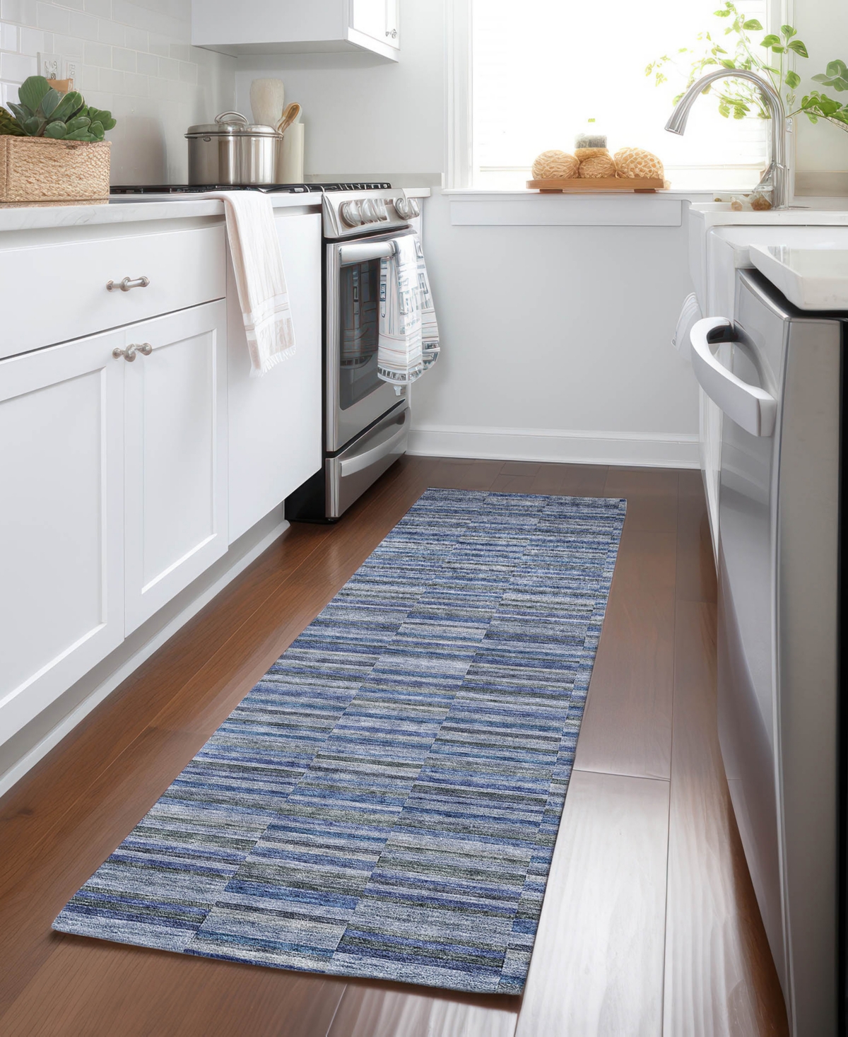 Addison Chantille Acn816 2'3"x7'6" Runner Area Rug In Navy