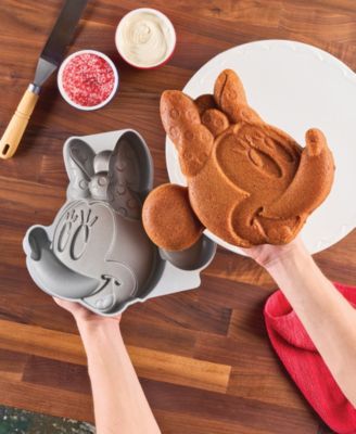 Disney Cast Aluminum 10" 3D Minnie Mouse Cake Pan