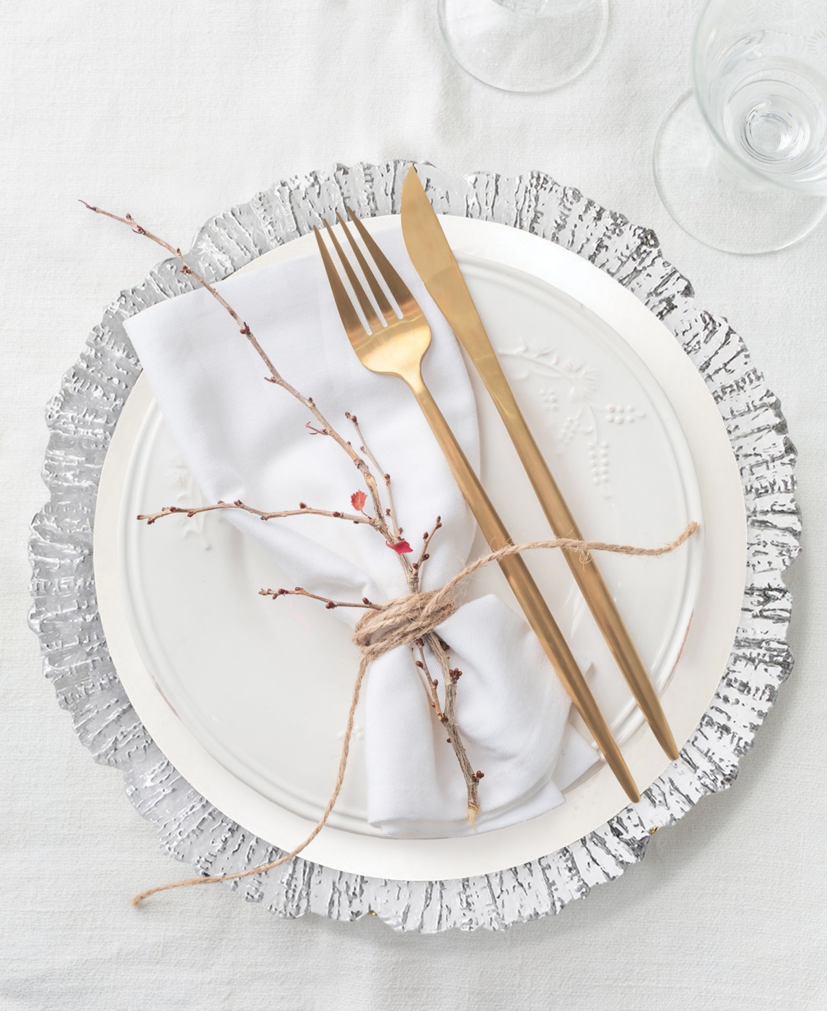 American Atelier Deniz Silver Flower Glass Charger Plates, Set Of 4 In Silver