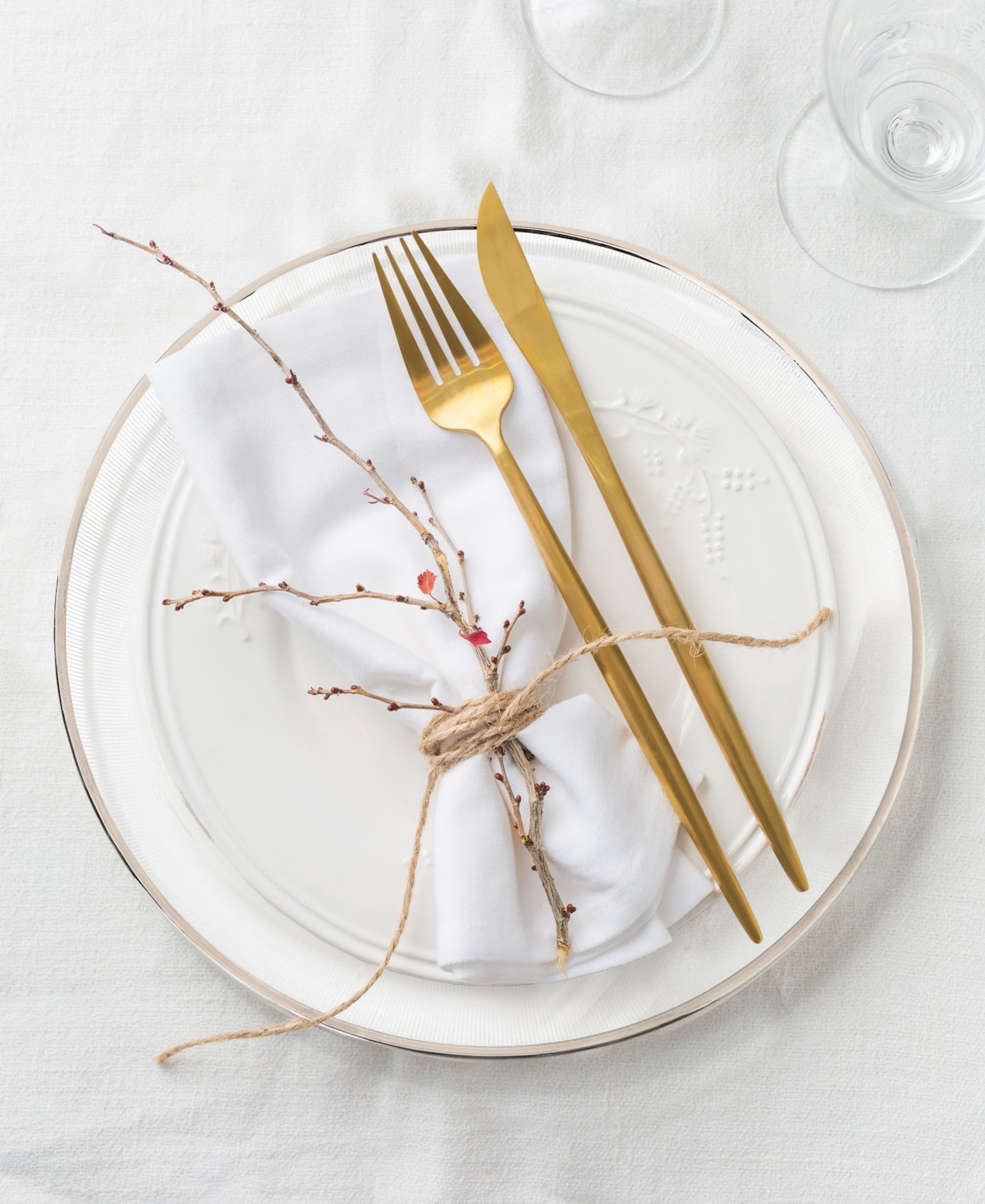 American Atelier Elite Gold Glass Charger Plates, Set Of 6 In Silver