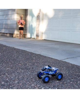 Monster Truck Remote Control Racing Car - 1:16 Scale