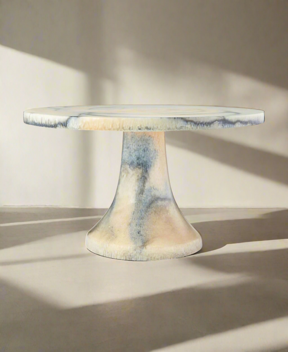 Godinger Lucente Resin Matte Limestone Cake Stand In Gray