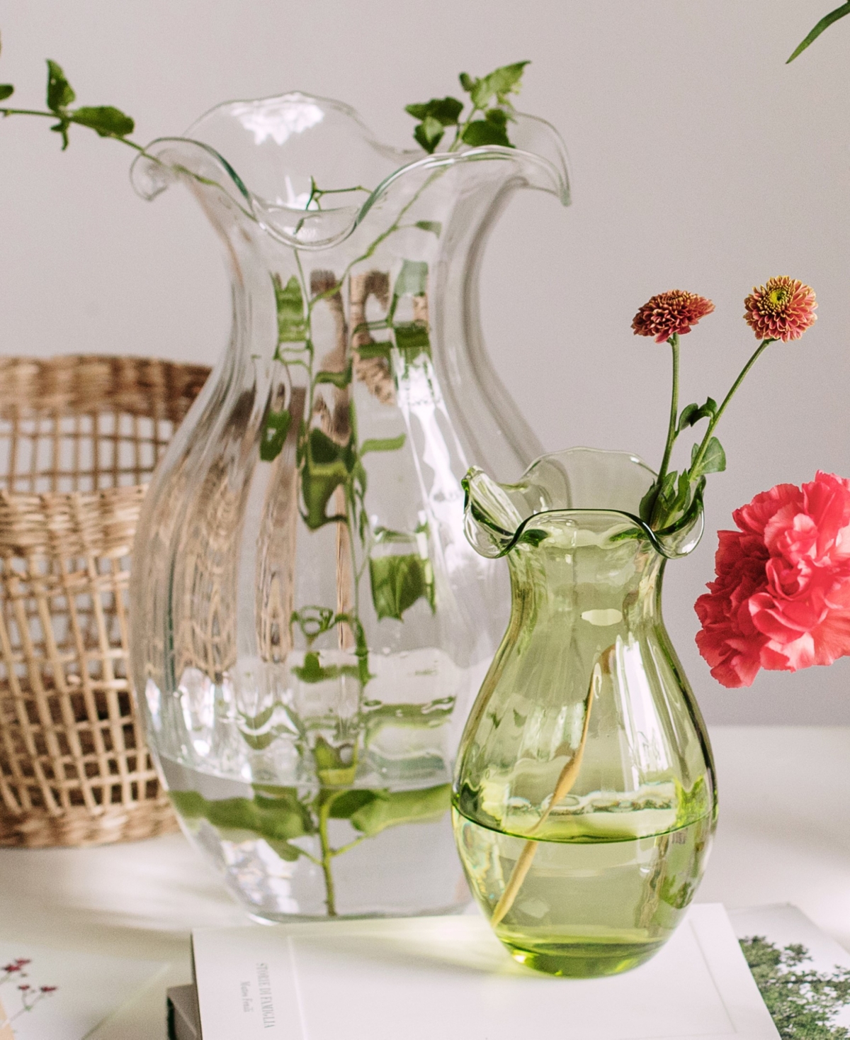 Vietri Hibiscus Glass Vertical Fluted Vase, Large In Clear