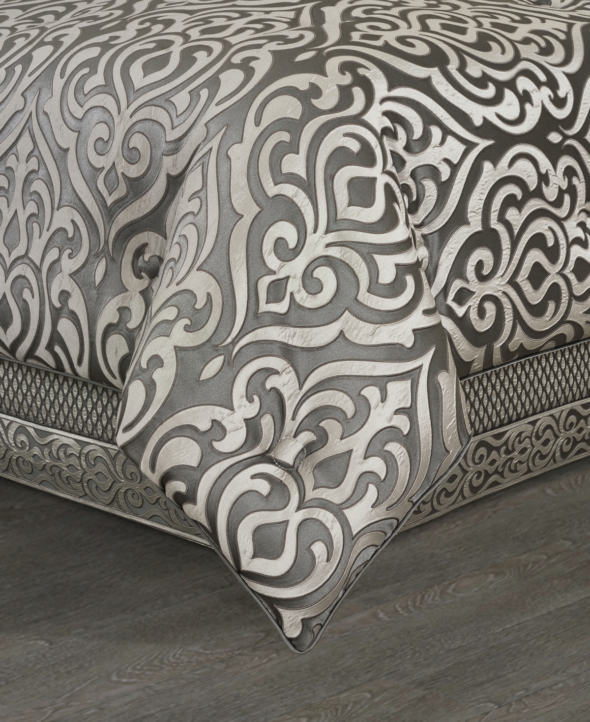 J Queen New York Bolero 4-pc. Comforter Set, King In Silver