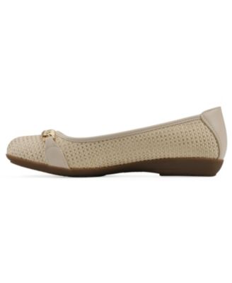 Women's Charmed Round Toe Ballet Flats