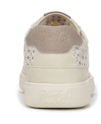 Women's Tanline Round Toe Lace Up Sneakers