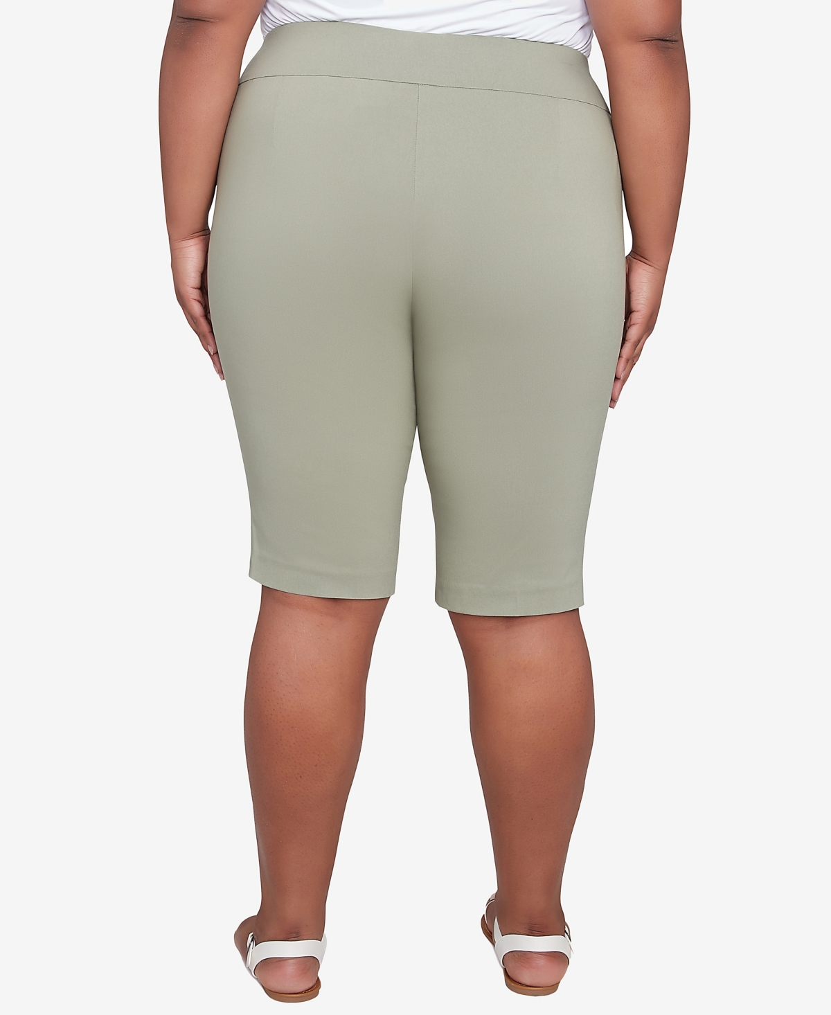 Hearts Of Palm Plus Size Spring Forward Solid Tech Stretch Pull On Skimmer Pants In Willow