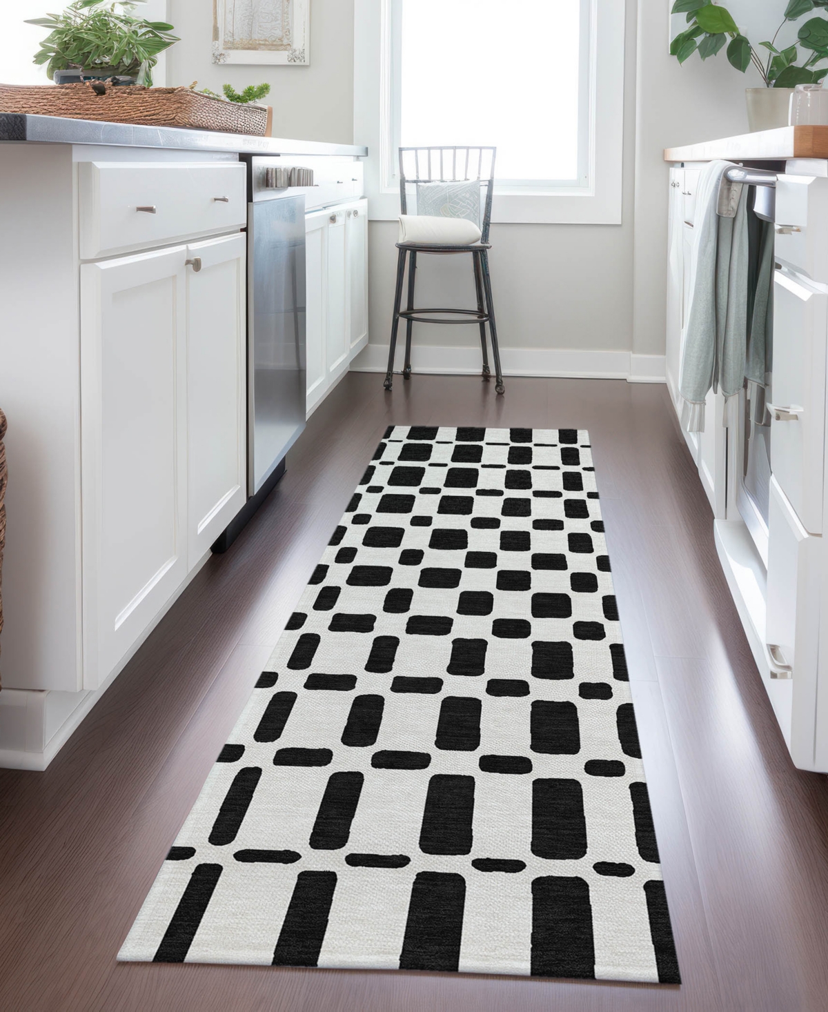 Addison Chantille Machine Washable Acn871 2'3"x7'6" Runner Area Rug In Black