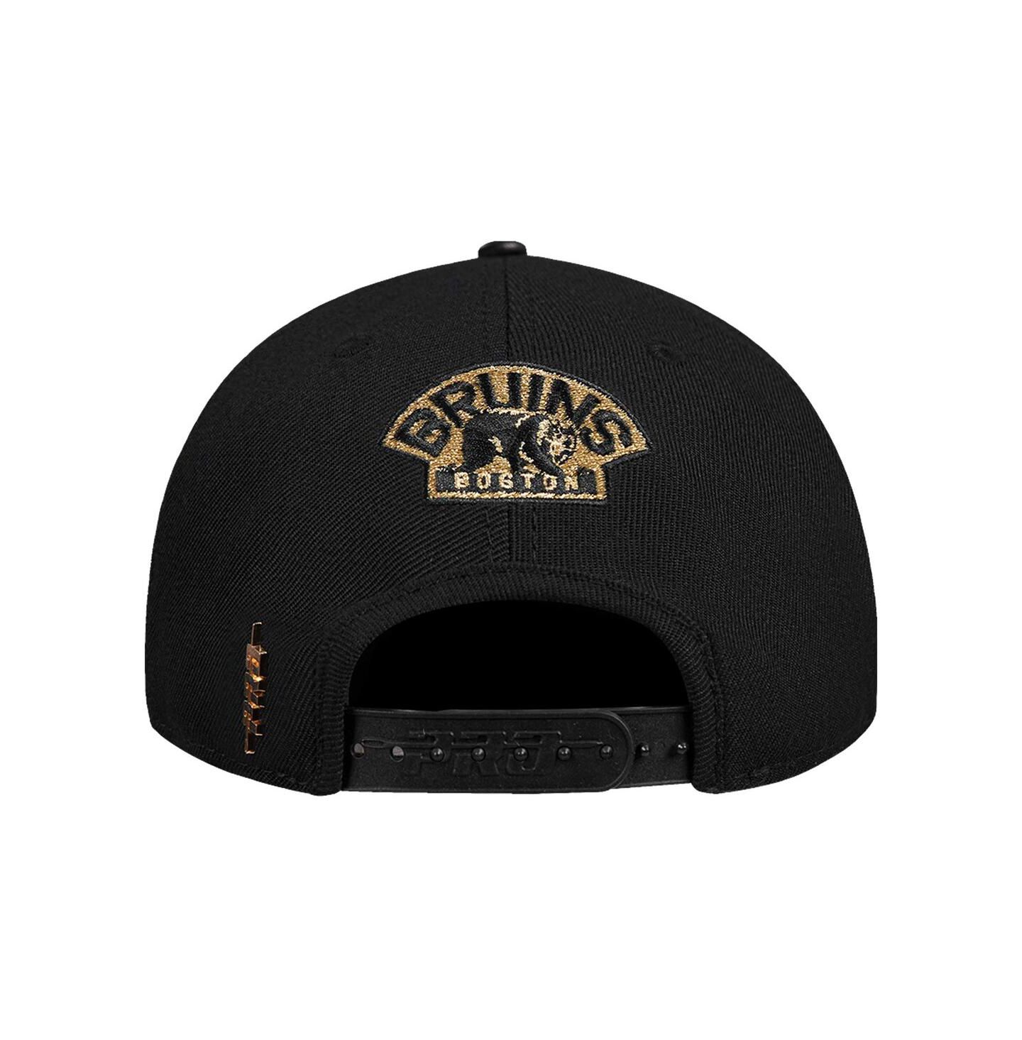 Мужская кепка Pro Standard Black Boston Bruins Metallic Logo Pinch Front Adjustable Hat — фото 3