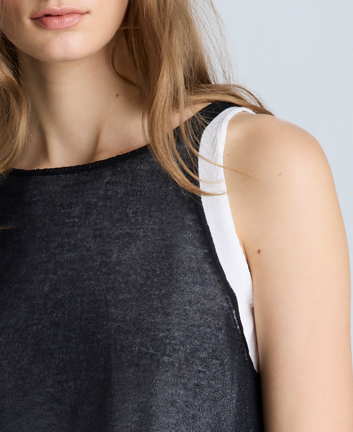 Kenneth Cole Double Layer Mixed Yarn Two-color Sheer Tank In Black,pure White