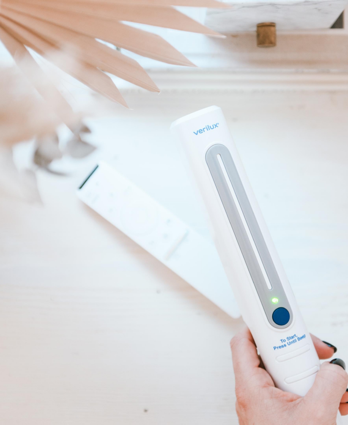Verilux Cleanwave Portable Sanitizing Wand In White