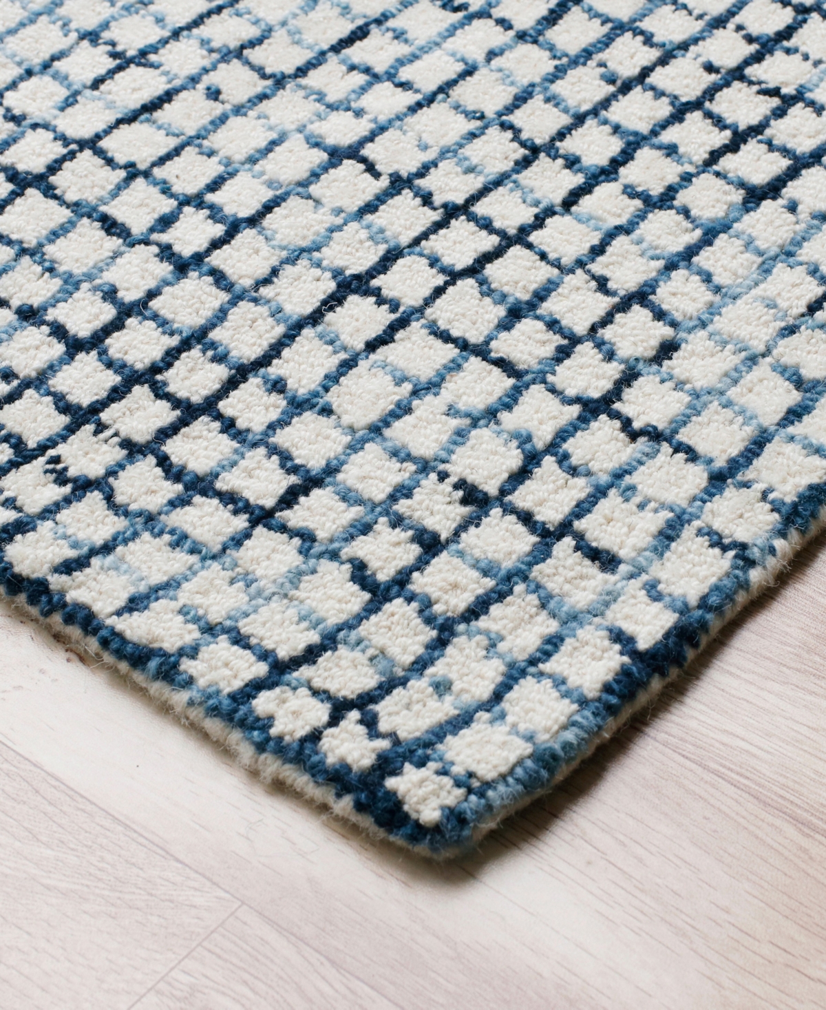 Lr Home Astrid Cri-295 4'x6' Area Rug