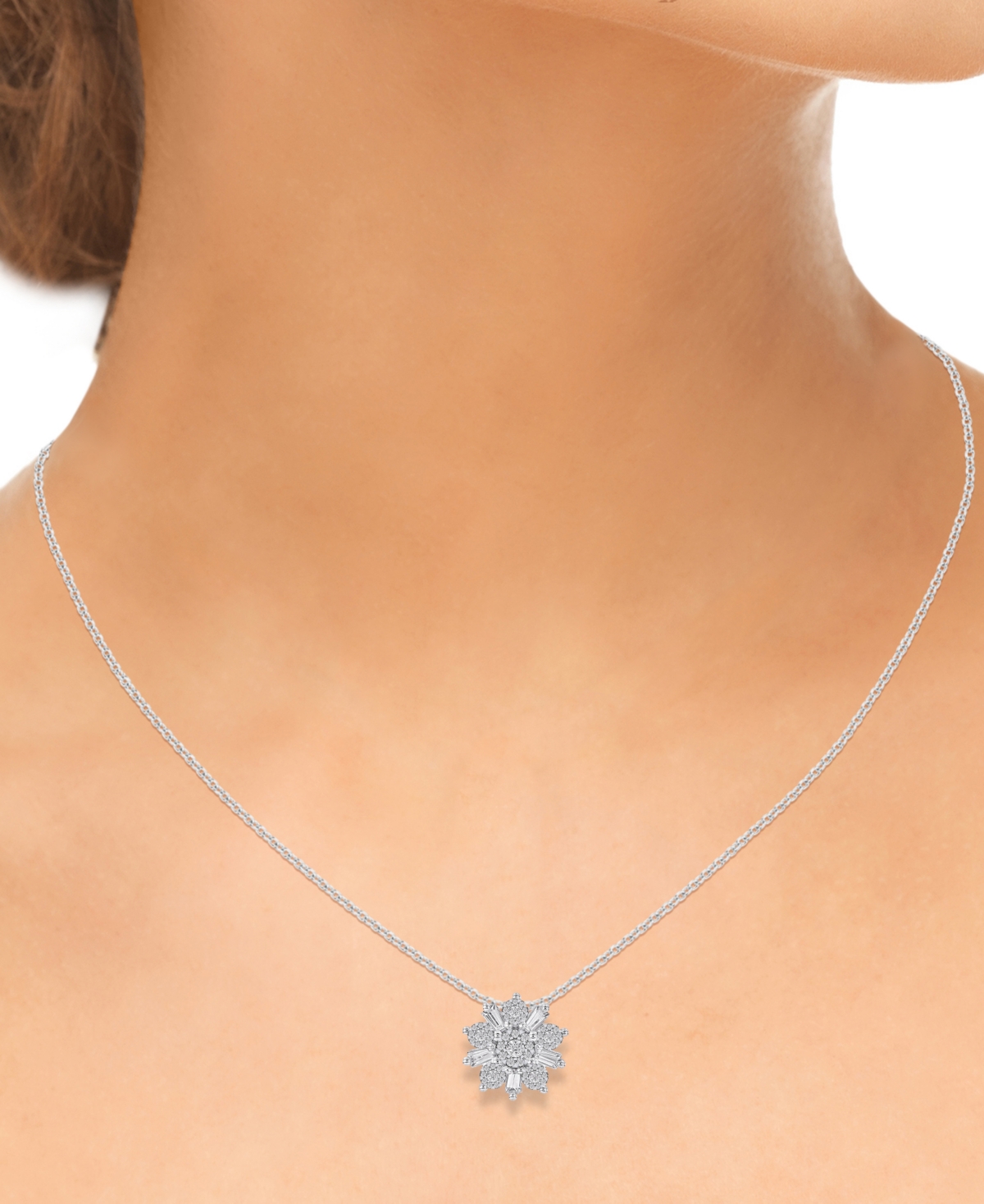 MACY'S DIAMOND FLOWER 18" PENDANT NECKLACE (1/2 CT. T.W.) IN 14K WHITE GOLD 