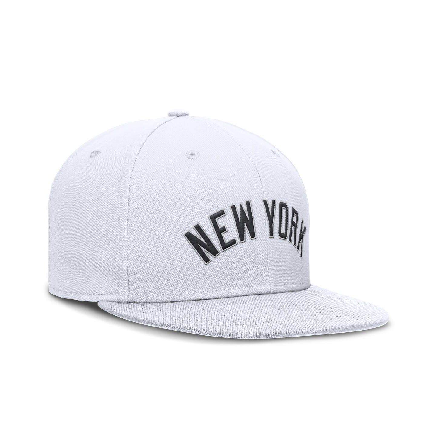 Мужская кепка Nike White New York Yankees True Performance Fitted Hat — фото 3