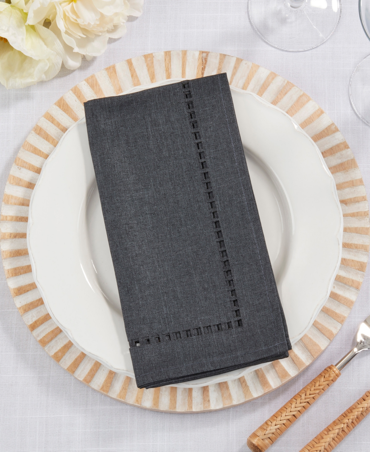 Saro Lifestyle Laser-cut Hemstitch Napkin, Set Of 4 In Black