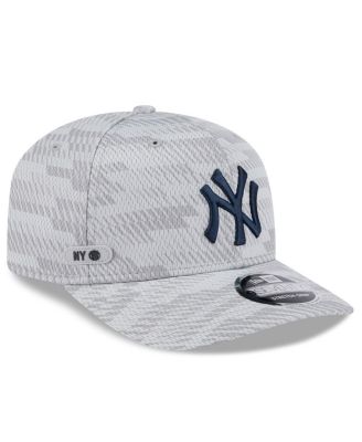 New Era - Men's Gray New York Yankees 2025 MLB Clubhouse 9SEVENTY Stretch-Snap Hat