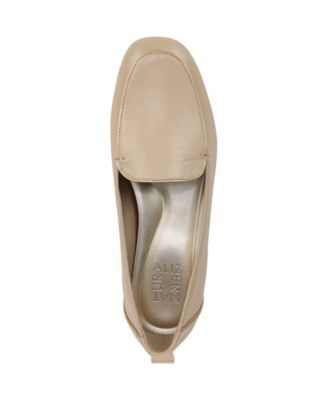 Women's Jordyn Closed Round Toe Loafers