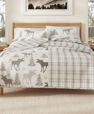 Moose & Evergreens Lightweight Reversible Microfiber Quilt Set with Shams