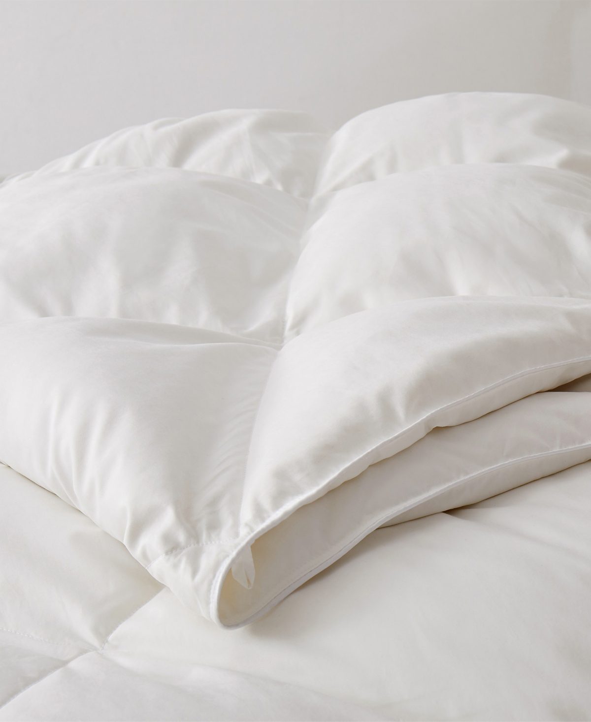 Unikome Ultra Soft Lightweight Goose Down Feather Fiber Comforter, Full/queen In White