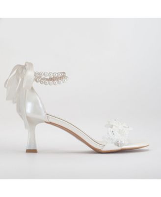 Dawn Lace Sandals with Pearls