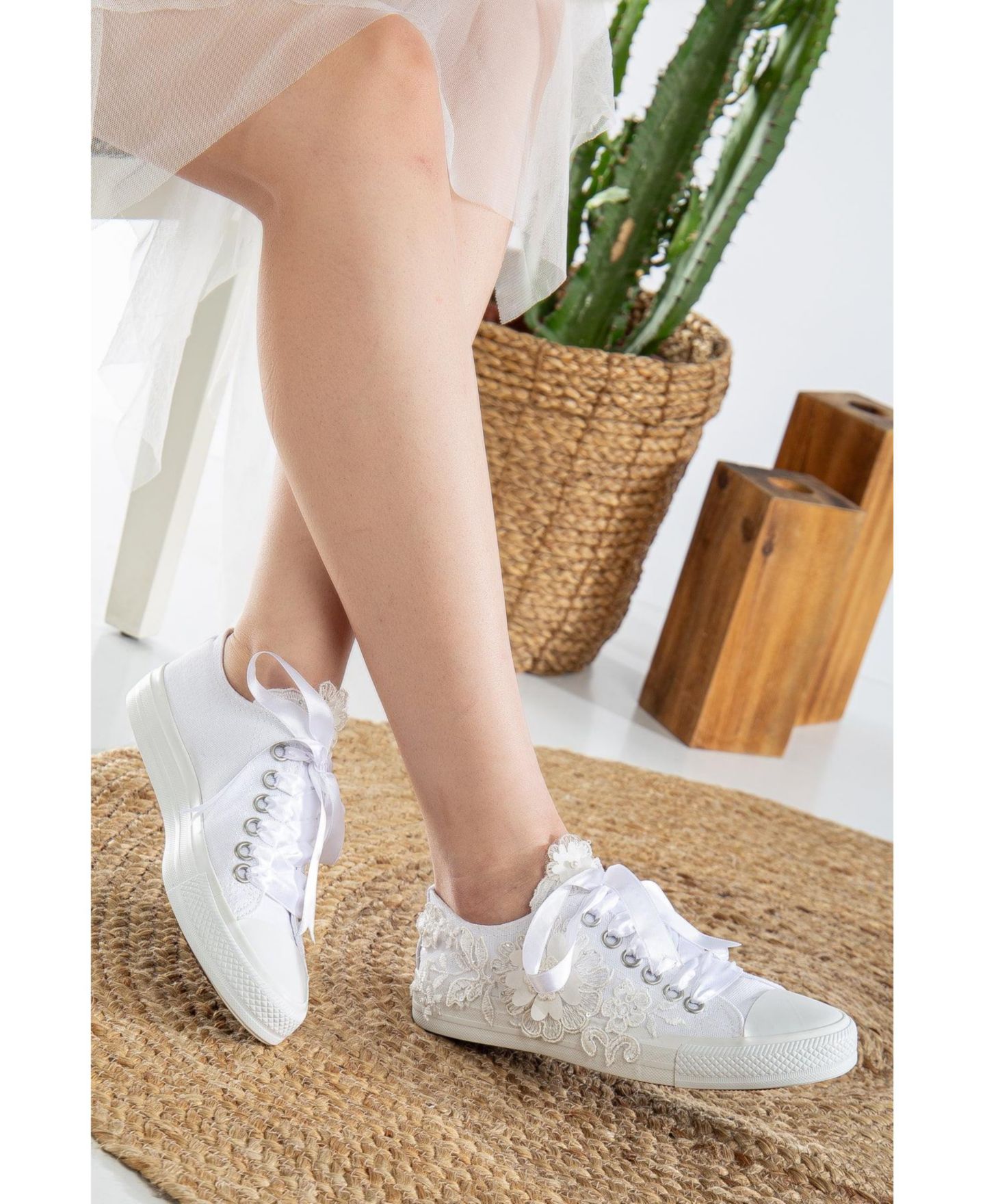 Свадебные женские кеды Forever & Always Shoes Peyton с цветочным кружевом, цвет: Белый — фото 4