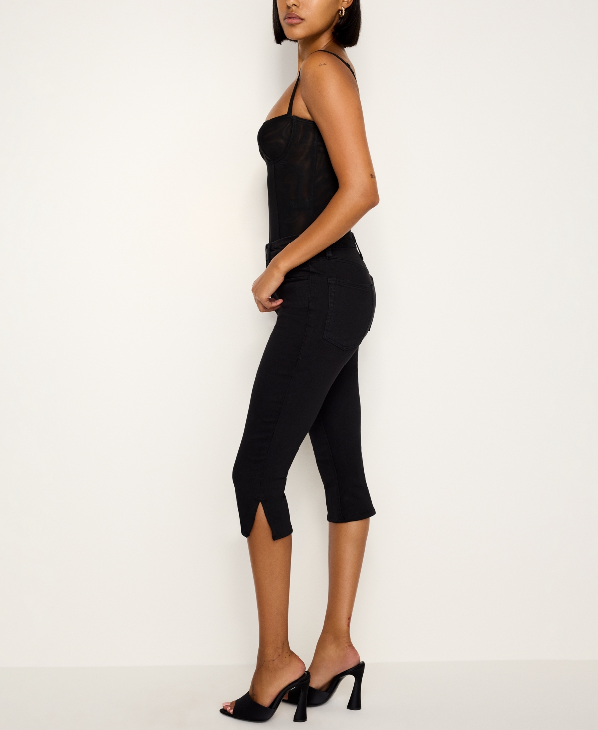 Good American Women's Good Legs Capri In Black