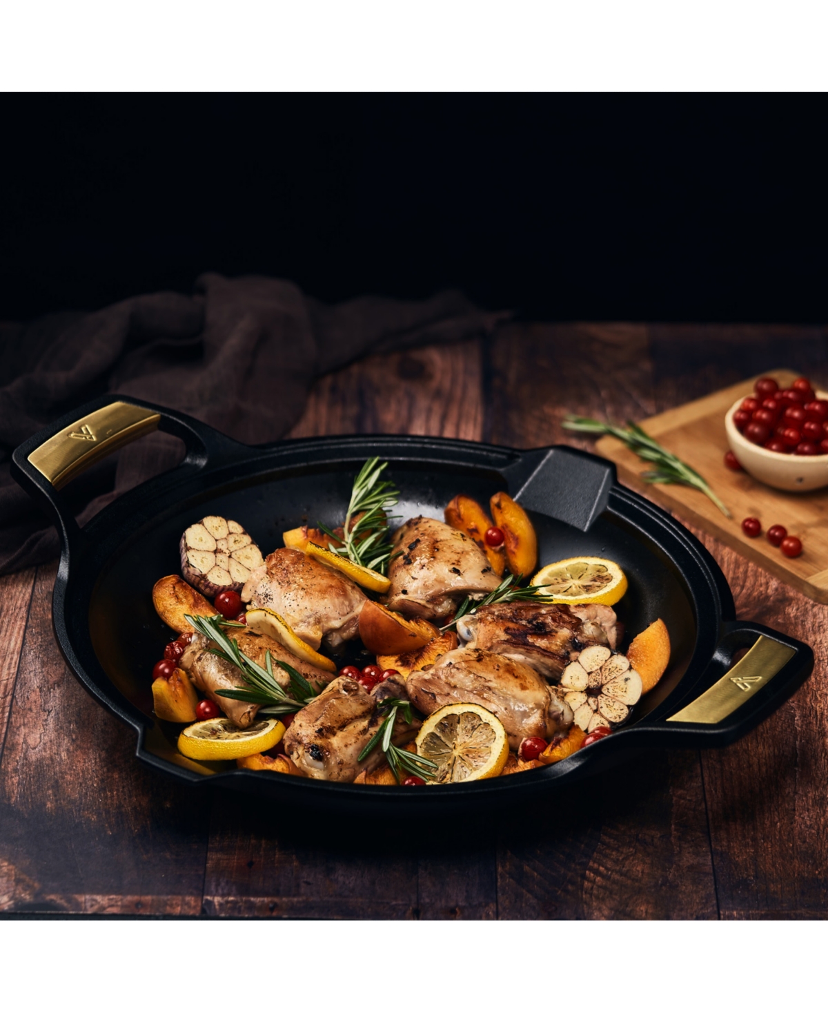 Victoria Signature Series 13" Cast Iron Skillet In Black And Gold