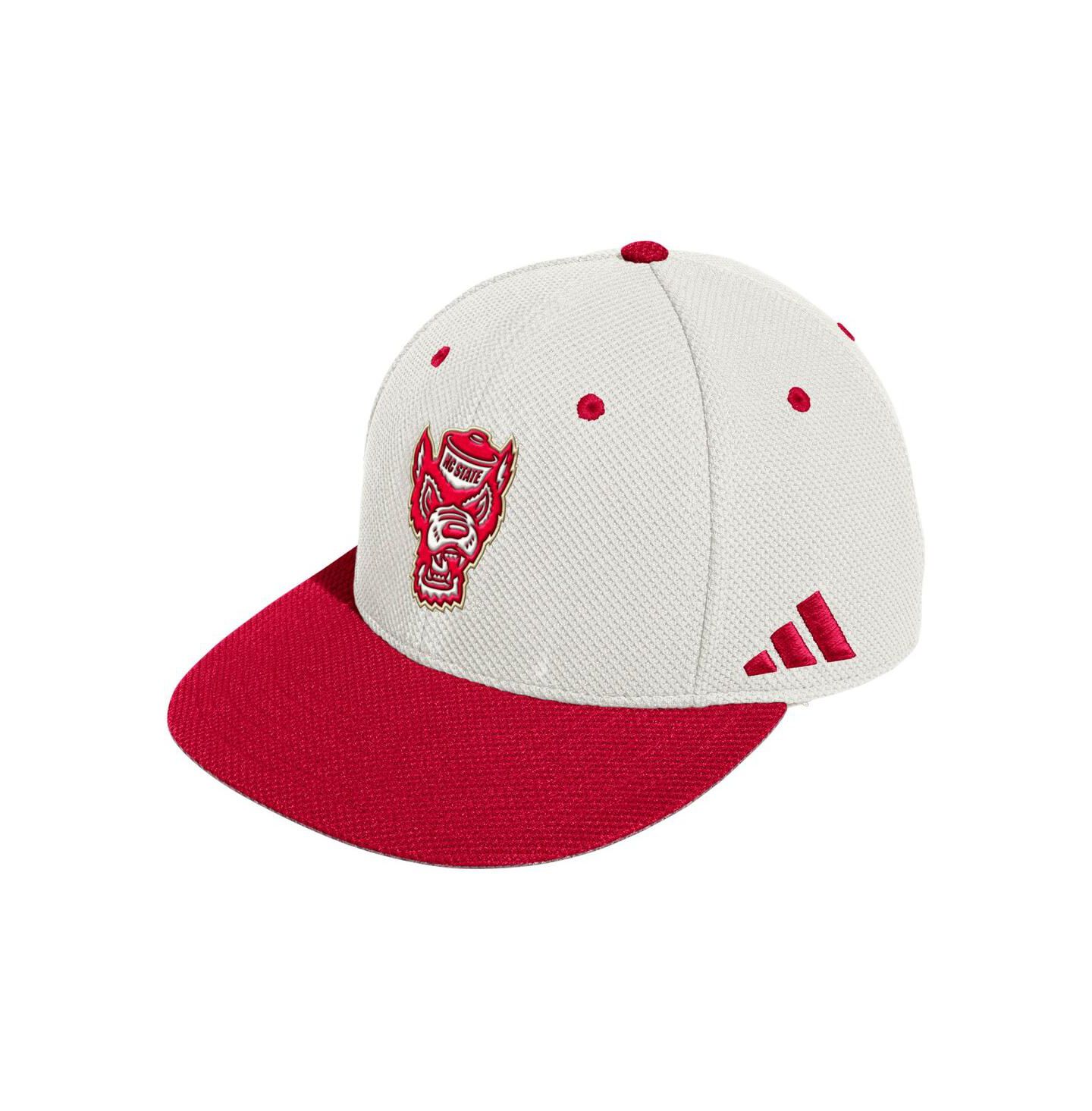 Мужские кепки adidas Cream NC State Wolfpack On-Field Fitted — фото 1