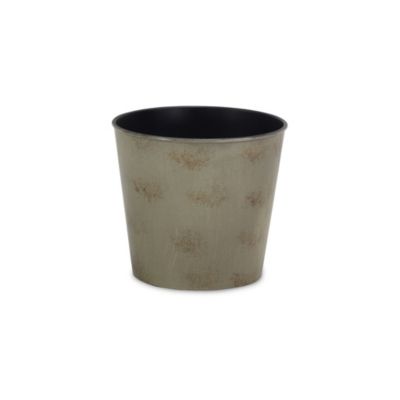 Sturdy Round Plastic Flower Pot for Indoor and Outdoor Spaces