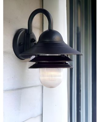 Outdoor Wall Light with Three-Tier Lamp Shade – Stylish Lighting for Exterior Spaces