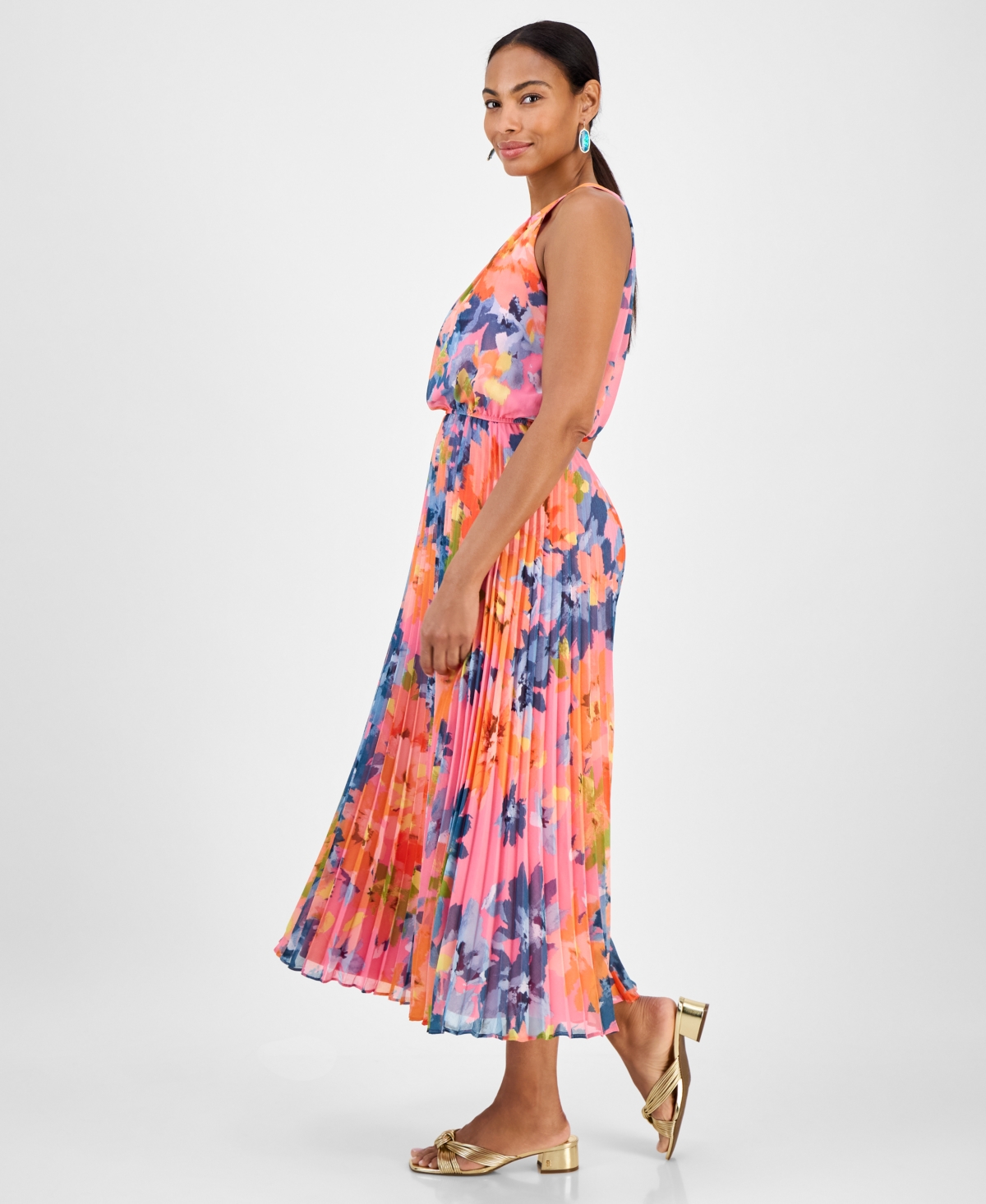 Shop Robbie Bee Petite Printed Sleeveless Pleat-skirt Maxi Dress