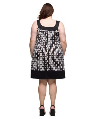 Plus Size Scoop Neck Sleeveless Knee Length Dress