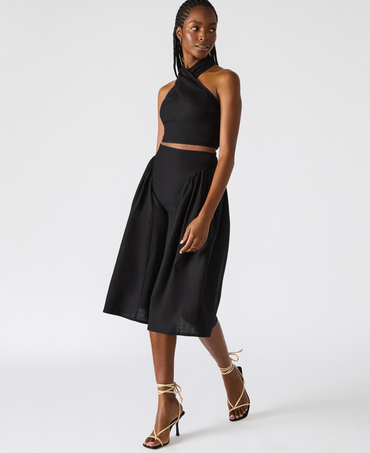 Steve Madden Winnie Twist Neck Crop Linen Blend Top In Black
