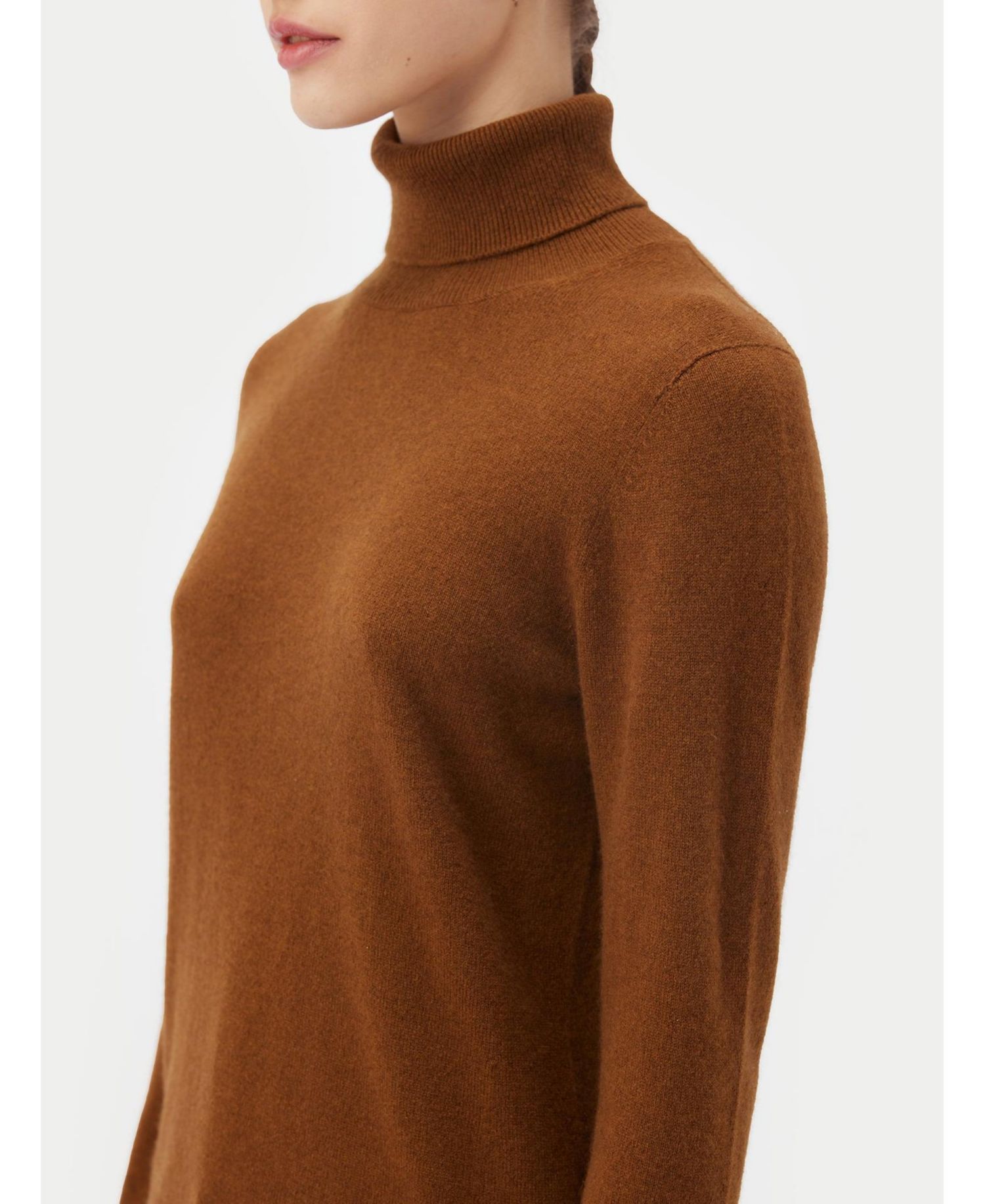 Women's Essential Cashmere Turtle Neck Sweater