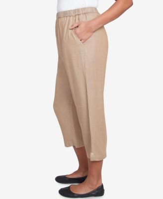 Women's Summer Solstice Relaxed Button Tab Capri Pants