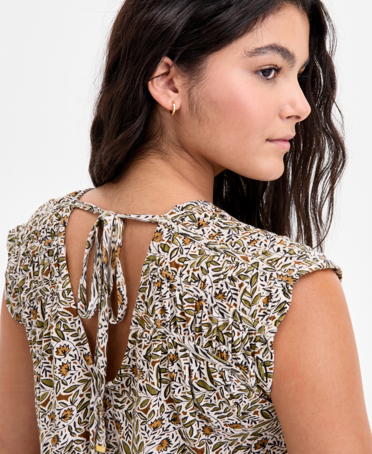 Liverpool Los Angeles Womens Printed Ruched Shoulder V Neck Top Mini Cargo Skort In Multi