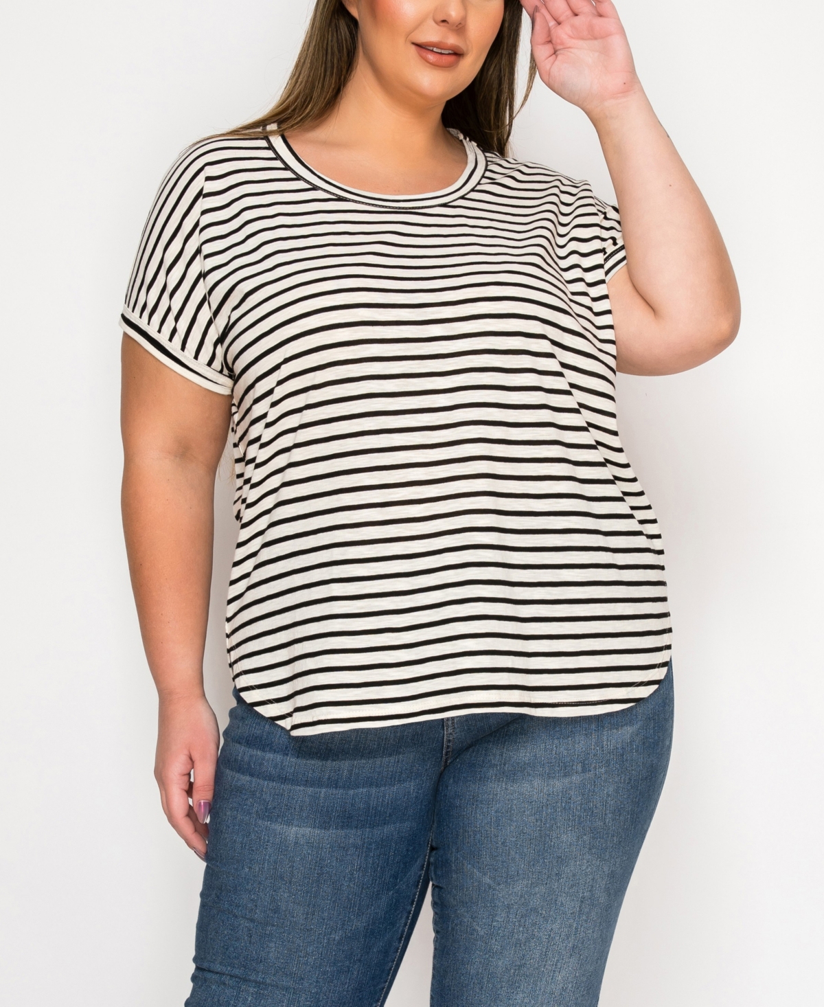 Coin 1804 Plus Size Contrast Binding Scoop Neck Short Sleeve Top In Black Ivory