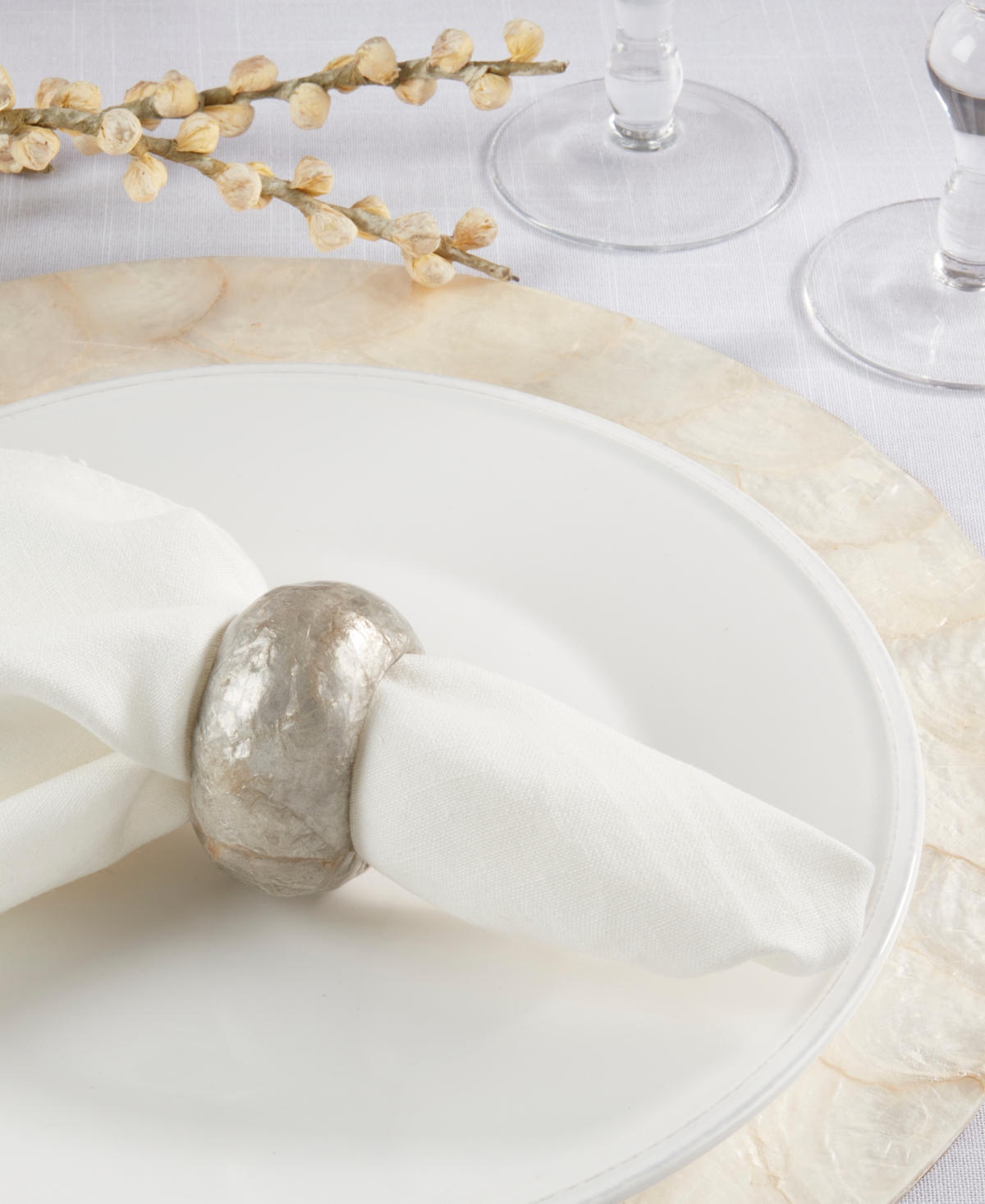 Saro Lifestyle Textured Capiz Napkin Rings, Set Of 4 In Silver
