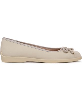Women's Maura Round Toe Ballerina Flats